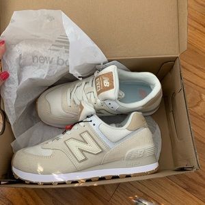 Sold Out New Balance 574 Classic Shoes - Women’s 7